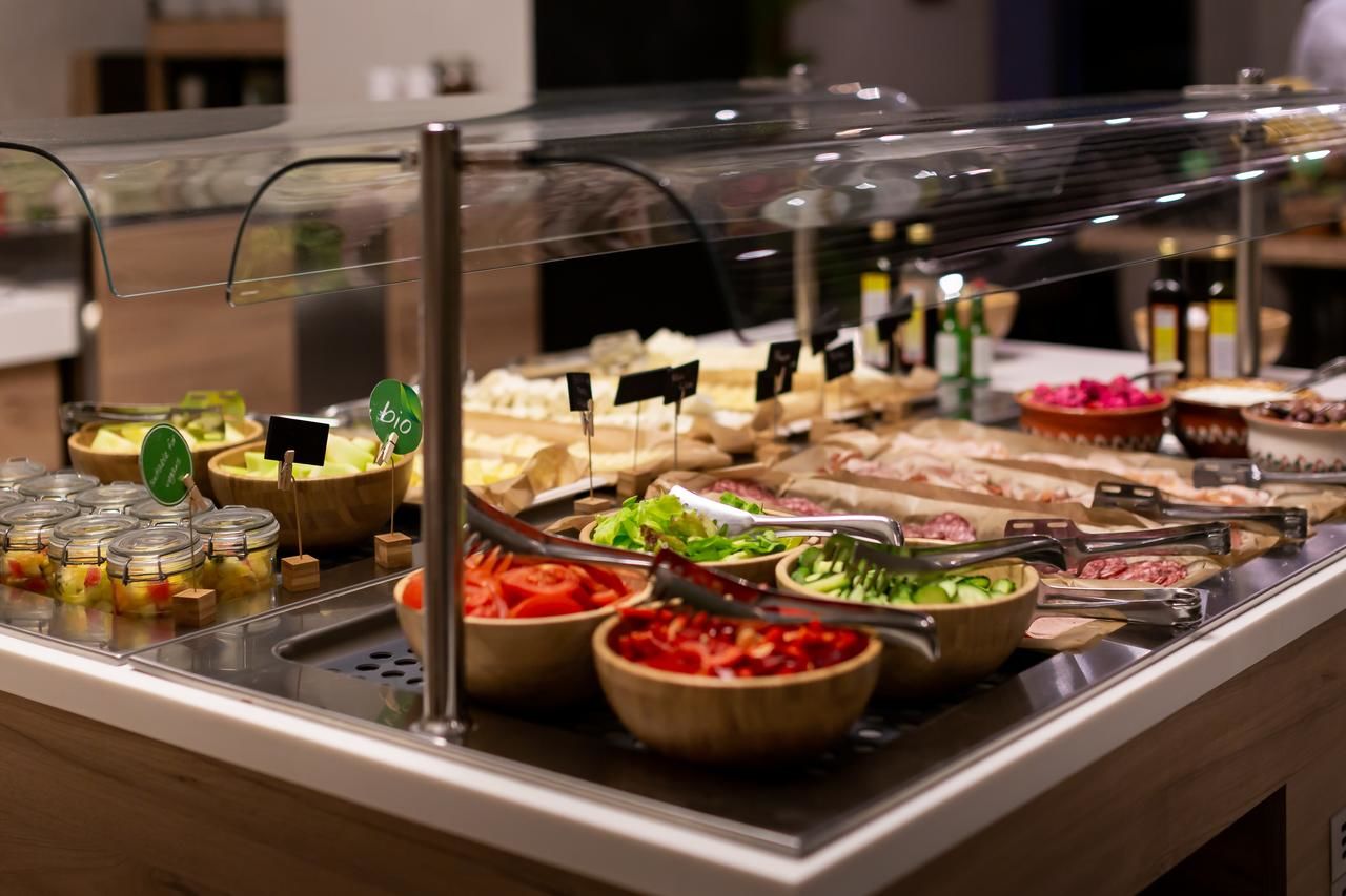 Отель Hilton Garden Inn Bucharest Бухарест