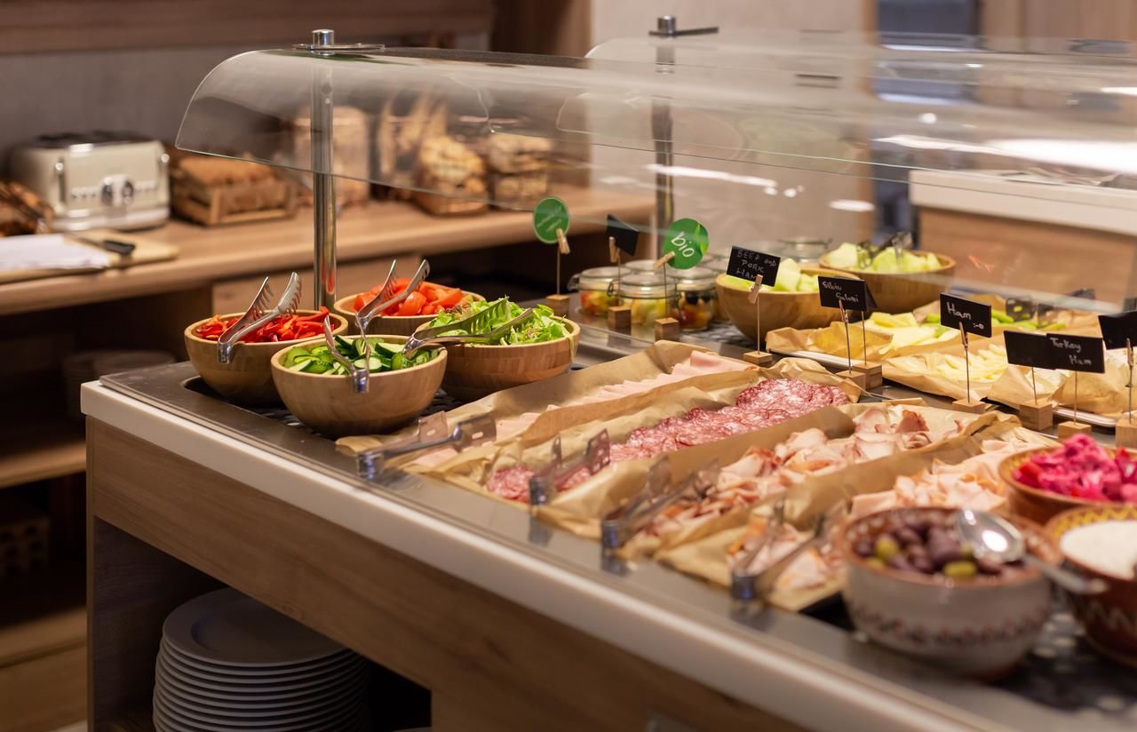 Отель Hilton Garden Inn Bucharest Бухарест-20