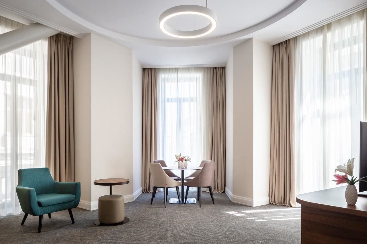 Отель Hilton Garden Inn Bucharest Бухарест