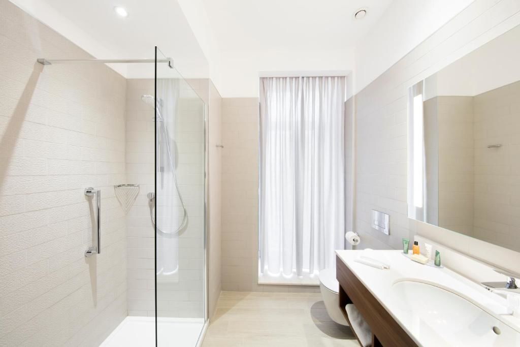 Отель Hilton Garden Inn Bucharest Бухарест