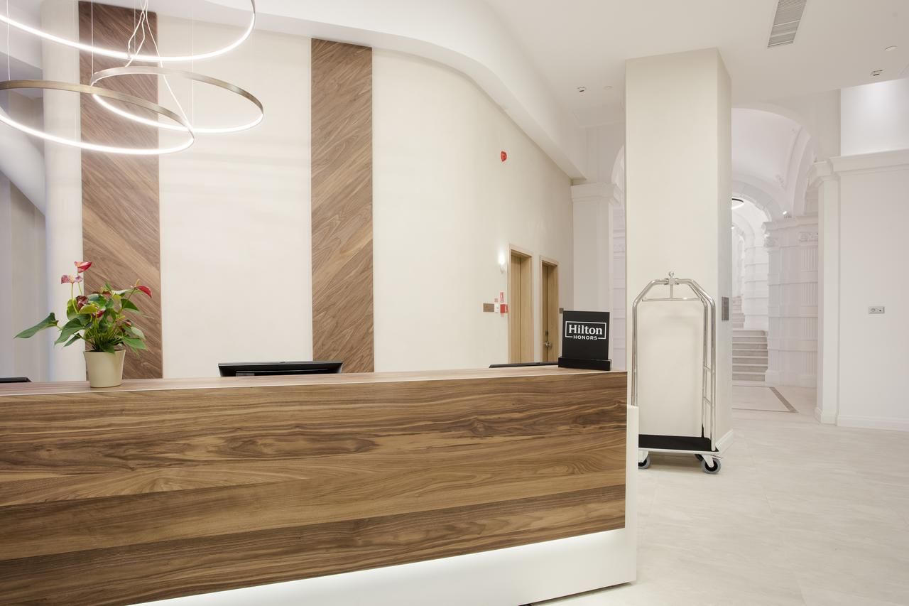 Отель Hilton Garden Inn Bucharest Бухарест-12